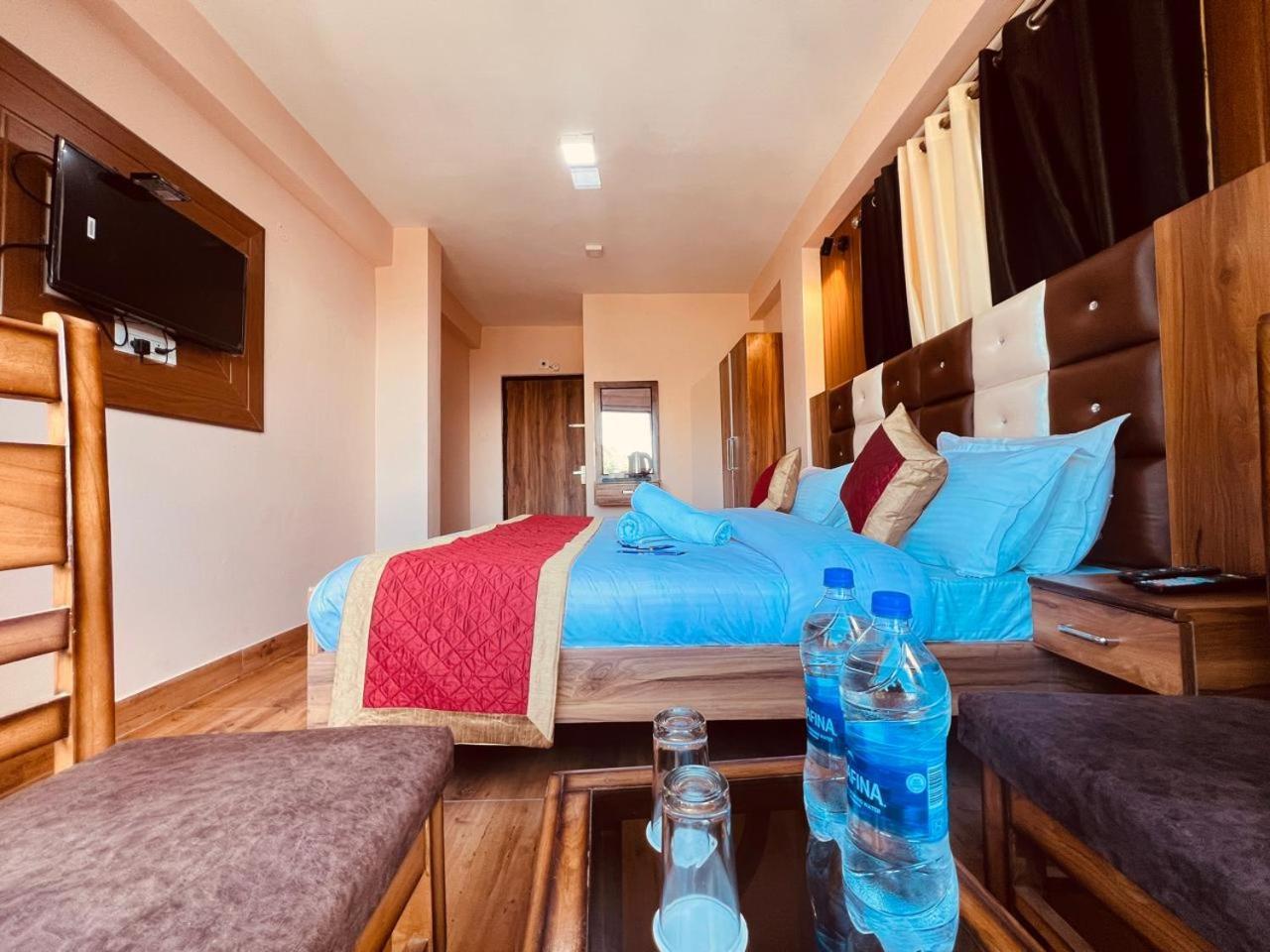 Hotel The Canadian With Jungle View, Near Dalhousie Bus Stand Banikhet ภายนอก รูปภาพ